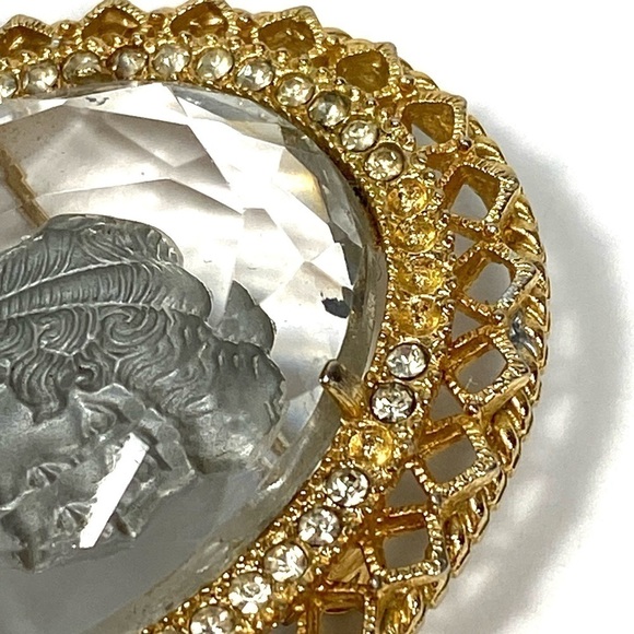 Intaglio Brooch Pin Oval Gold Tone Frame Rhinestones Large Flaw - Picture 10 of 10